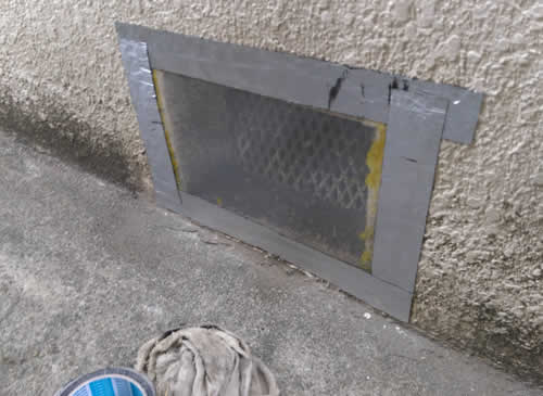 ミツバチ侵入防止